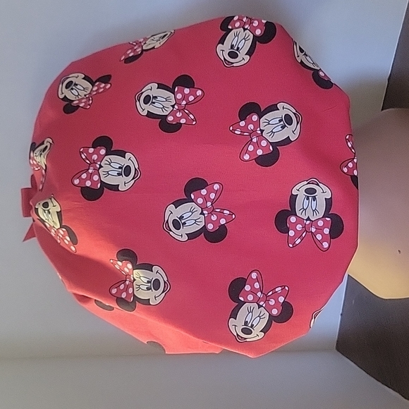 Satin inside bonnet - Picture 3 of 4